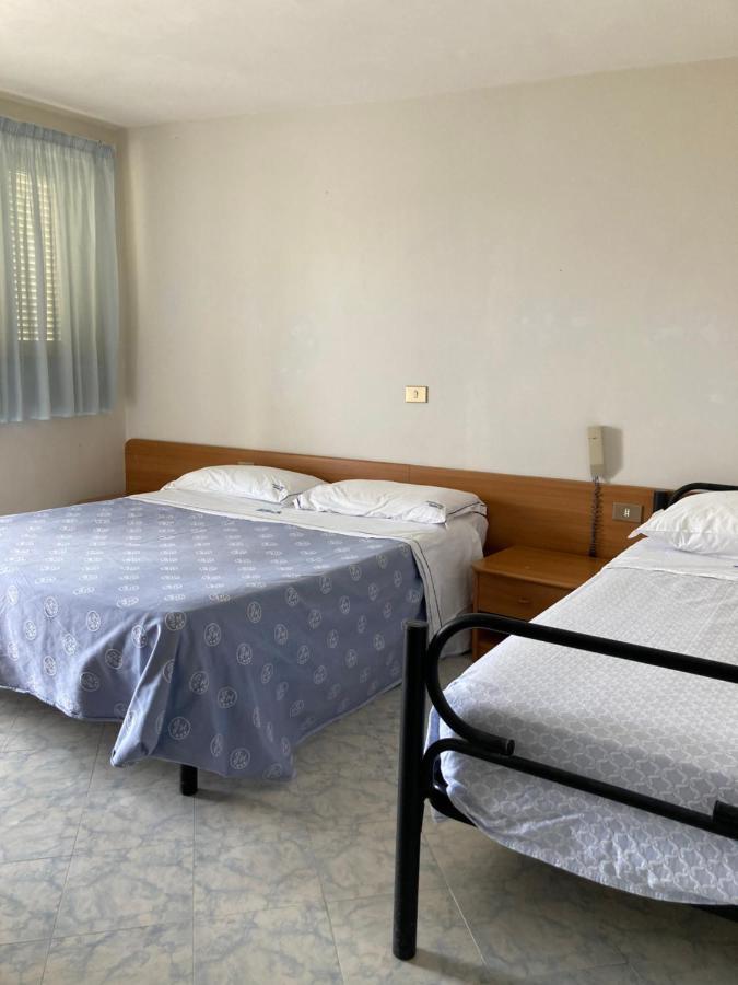 Hotel Sabbia D'Argento Giugliano In Campania Exterior foto