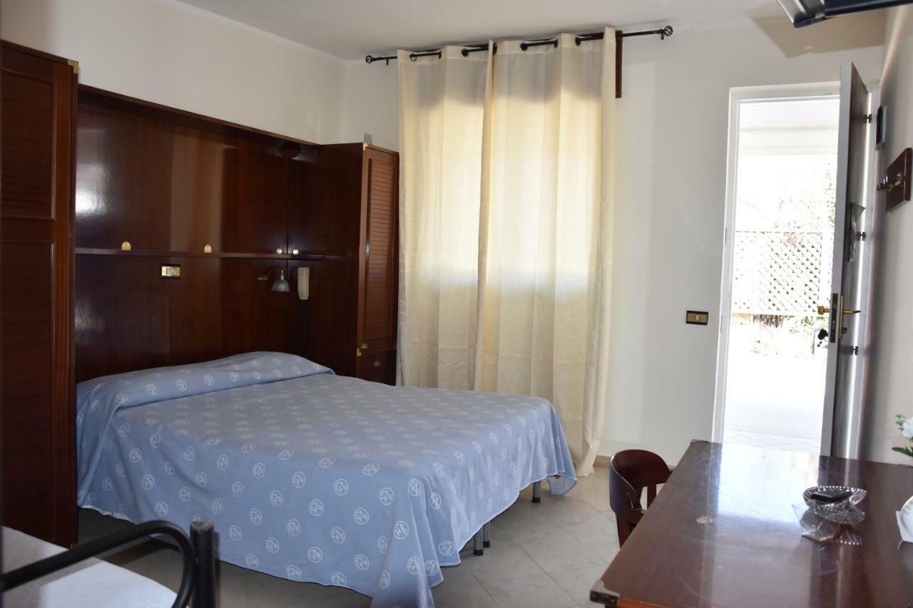 Hotel Sabbia D'Argento Giugliano In Campania Exterior foto